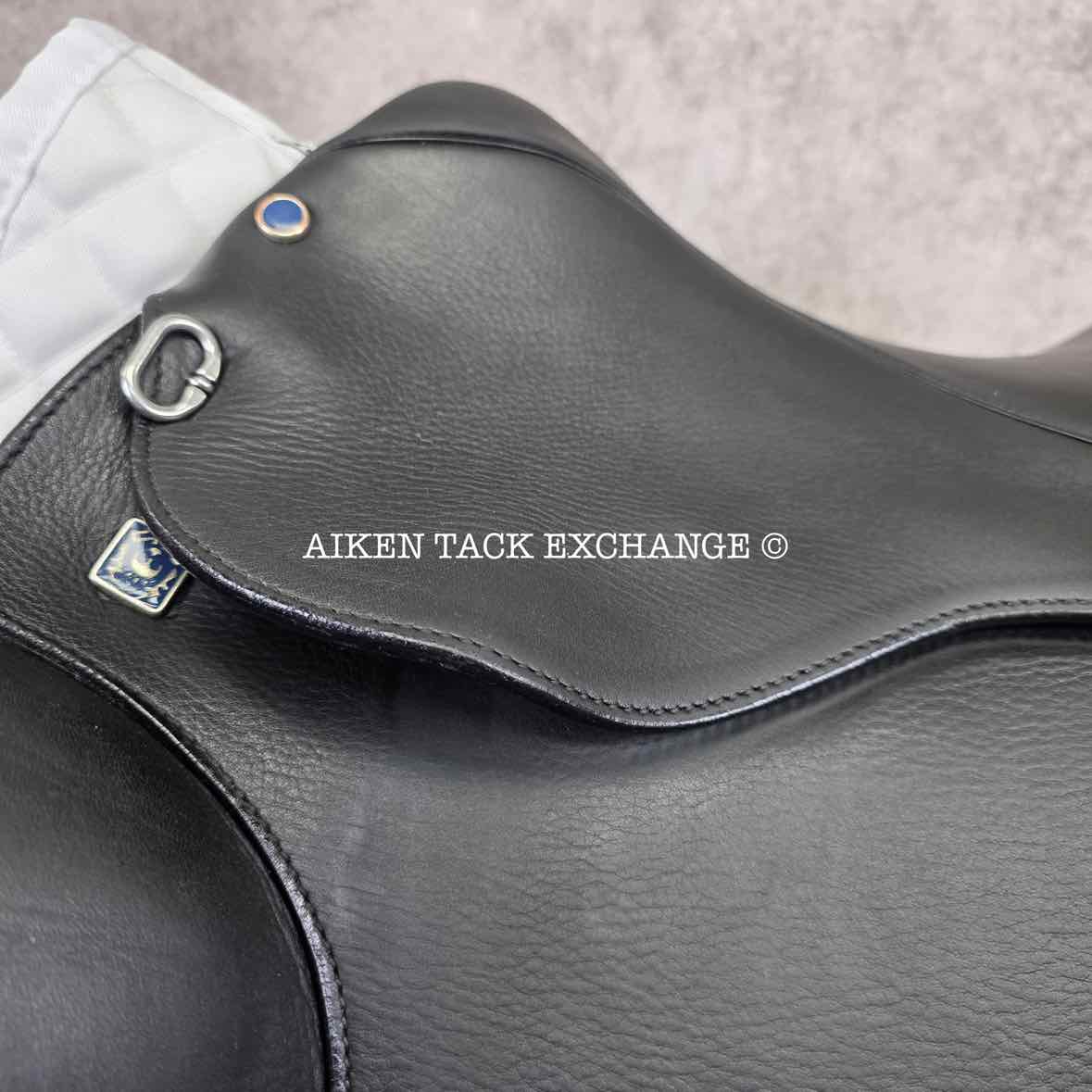 2018 Stubben Virginia Deluxe Dressage Saddle, 17.5" Seat, 29cm Tree - Medium, Wool Flocked Panels
