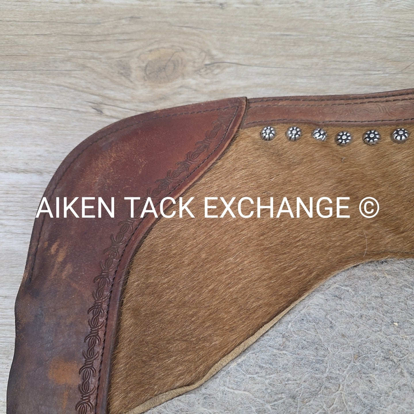 Showman 427 Felt Bottom Saddle Pad with Argentine Cow Hide