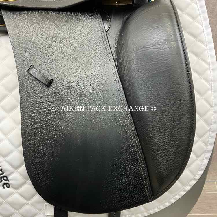 **SOLD** 2008 Stubben Genesis Dressage Saddle, 18" Seat, 28 cm Tree - Medium/Medium Narrow, Wool Flocked Panels