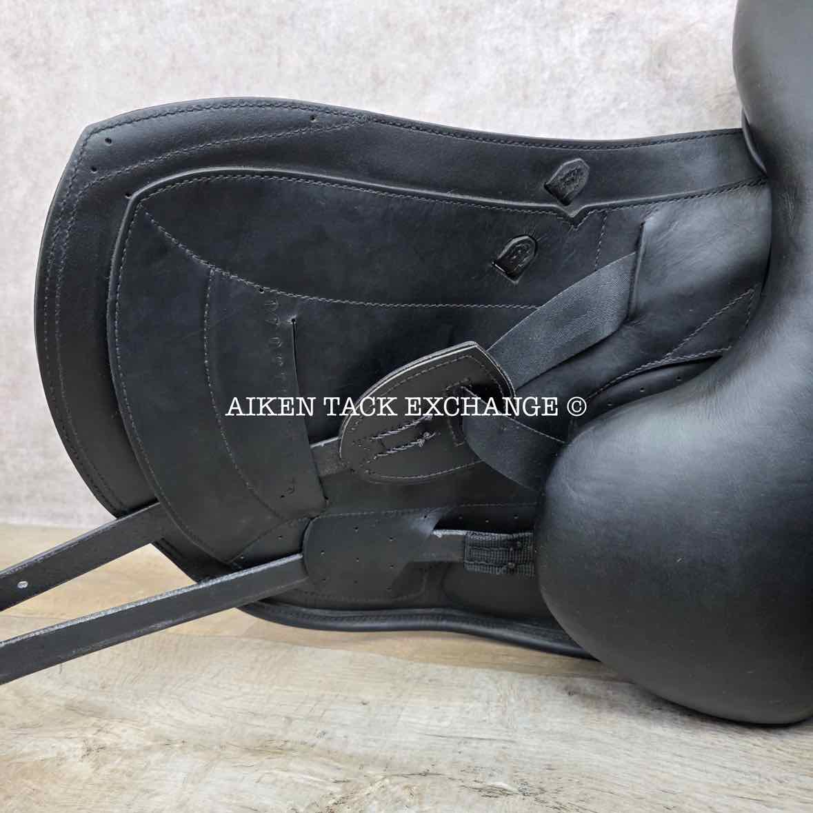 2017 Erreplus Freestyle Monoflap Dressage Saddle, 17" Seat, Adjustable Tree, Wool Flocked Panels