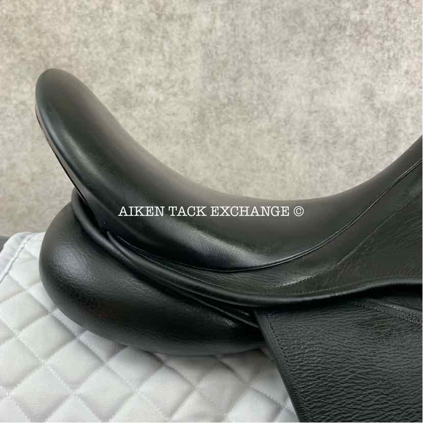 2006 County Perfection Dressage Saddle, 17.5" Seat, Medium Tree, Wool Flocked Panels