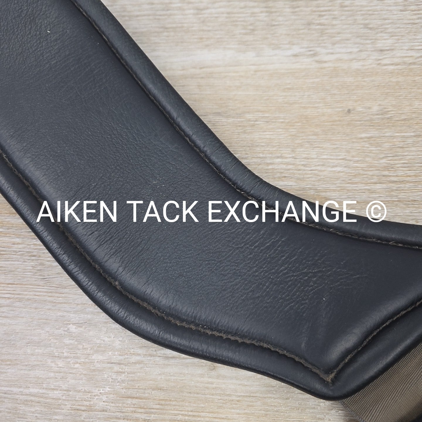 Total Saddle Fit StretchTec Shoulder Relief Girth with Leather Liner, Black, 28"