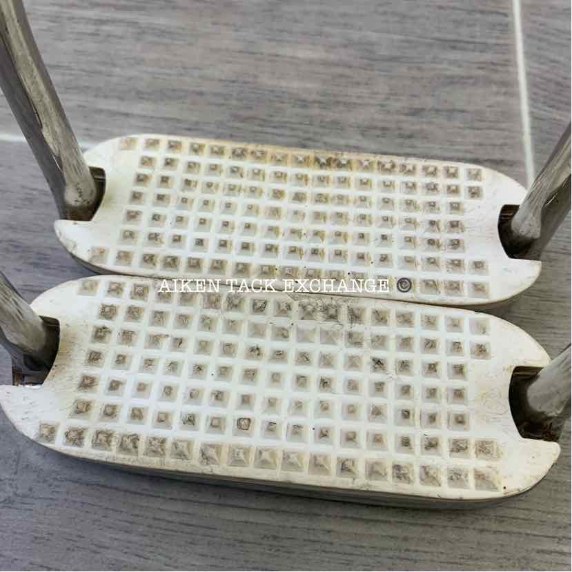 English Stirrup Irons 4"