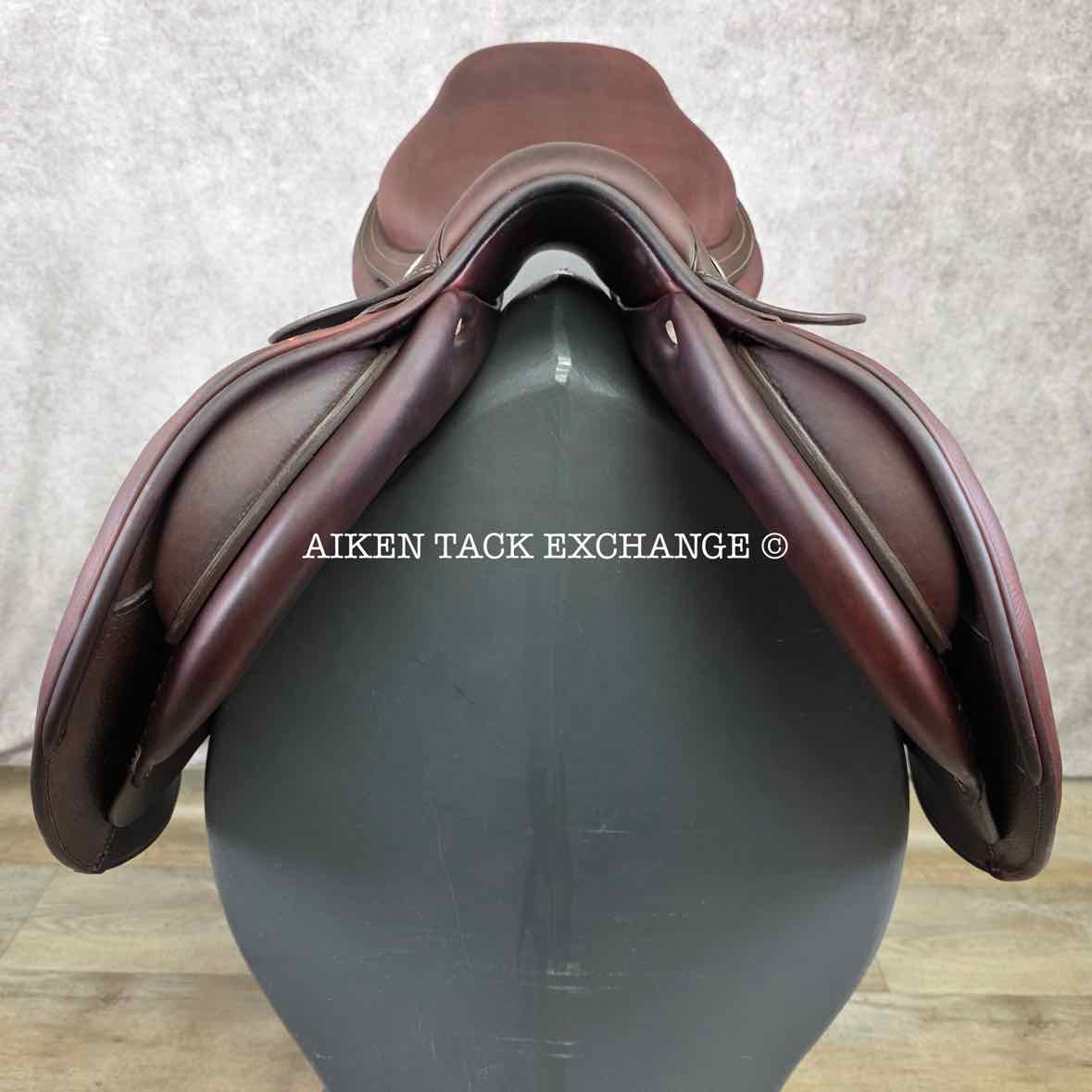 **SOLD** 2017 CWD SE02 Close Contact Jump Saddle, 17.5" Seat, 3C Flap, Medium Tree, Foam Panels