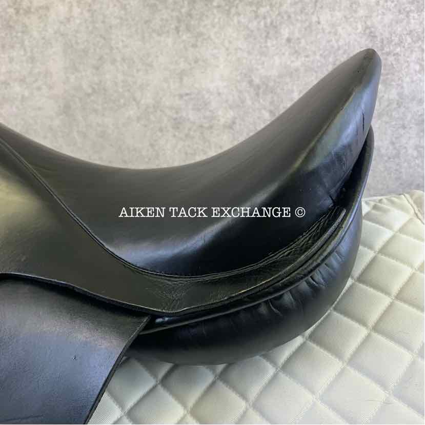 Monturas Lucas Talavera Dressage Saddle, 17.5" Seat, Medium Wide Flex Tree, Foam Panels