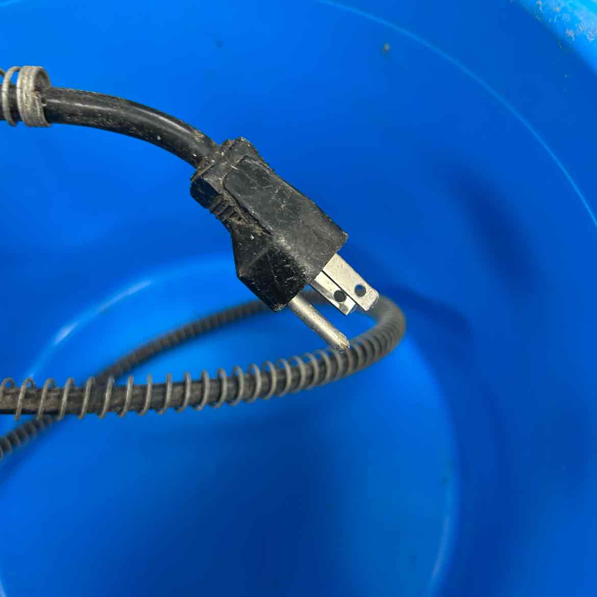 Flat Back Heated Water Bucket, 5 Gallons