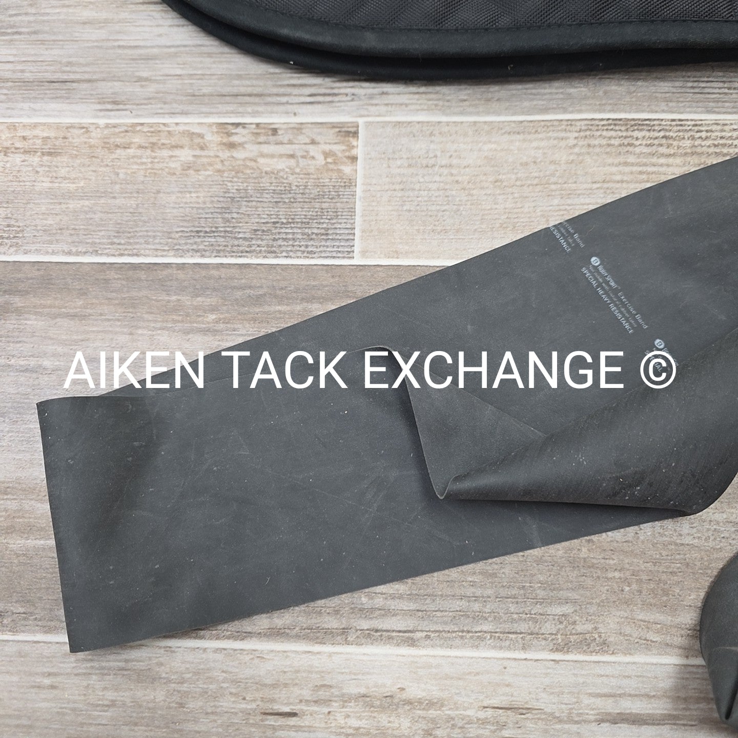 Shires Arma Contour Pro Dressage Saddle Pad with Elastic Training Bands