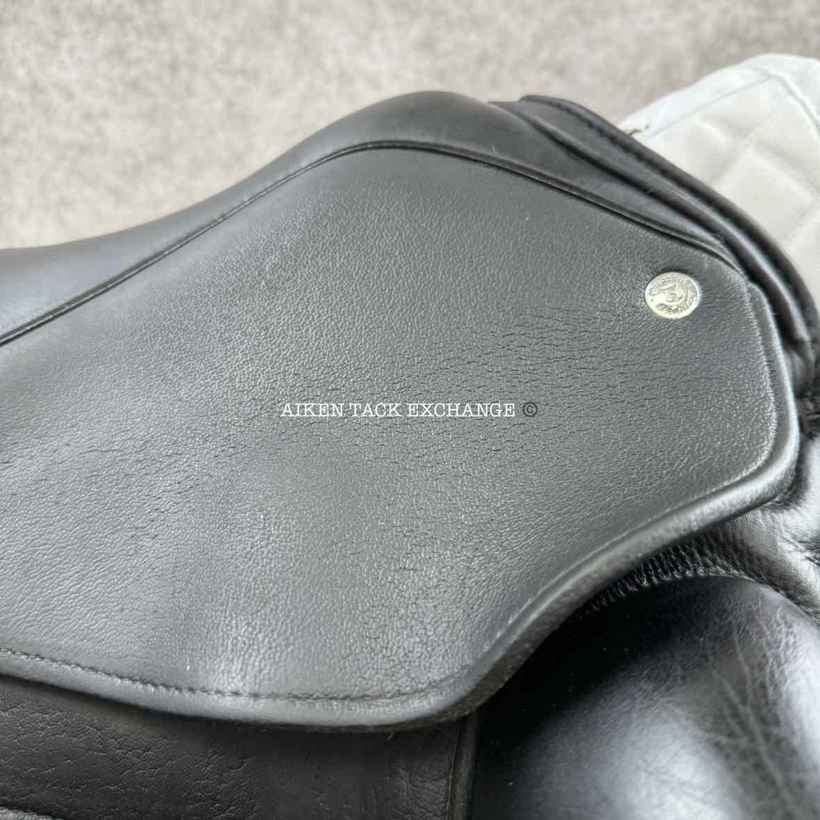 2017 Custom Saddlery Icon Flight Monoflap Dressage Saddle, 17" Seat, Adjustable Tree, Wool Flocked Panels