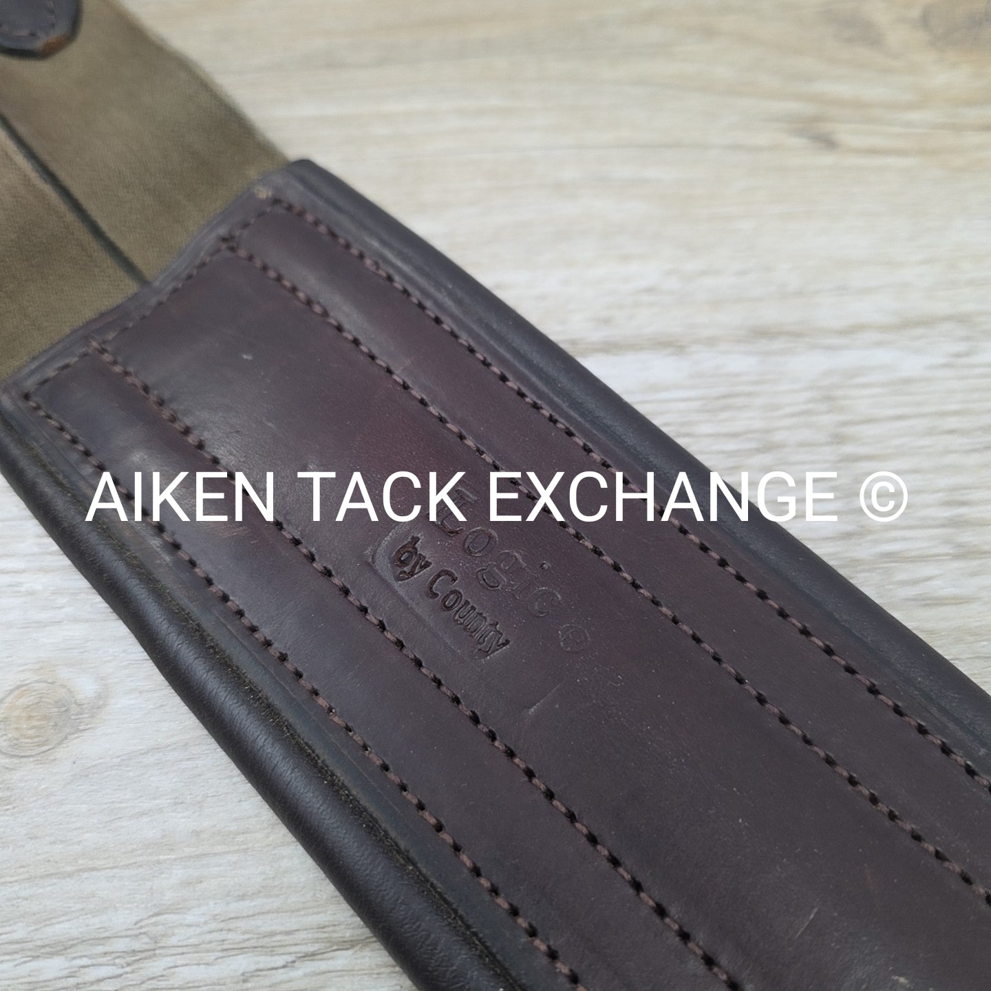 Country Logic Shoulder Relief Anatomic Girth, Brown, 54"