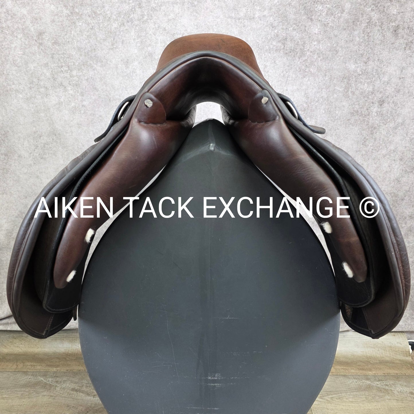 **SOLD** 2002 Schleese Leslie Jump Saddle, 17.5" Seat, Medium Wide Tree, Wool Flocked Panels