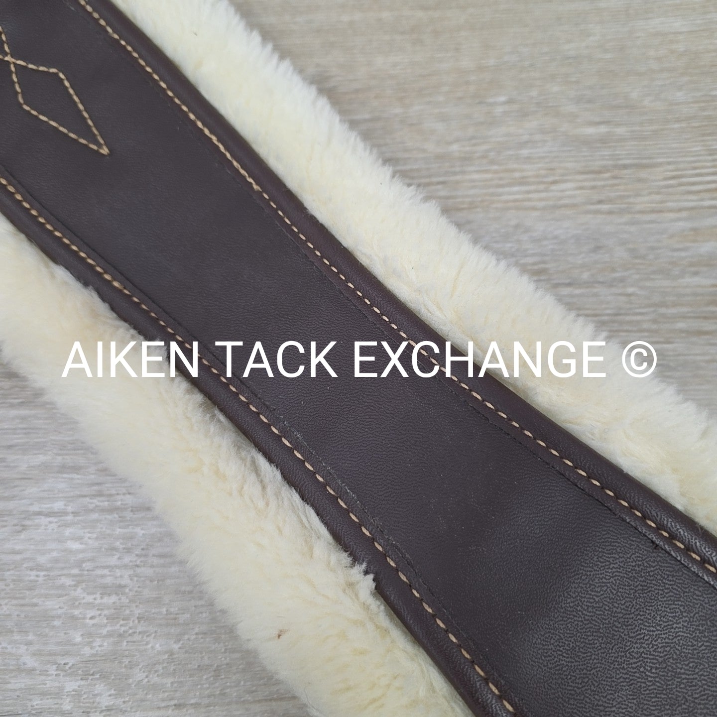 Kentucky Horseware Removable Sheepskin Girth w/ Double End Elastic, 50"