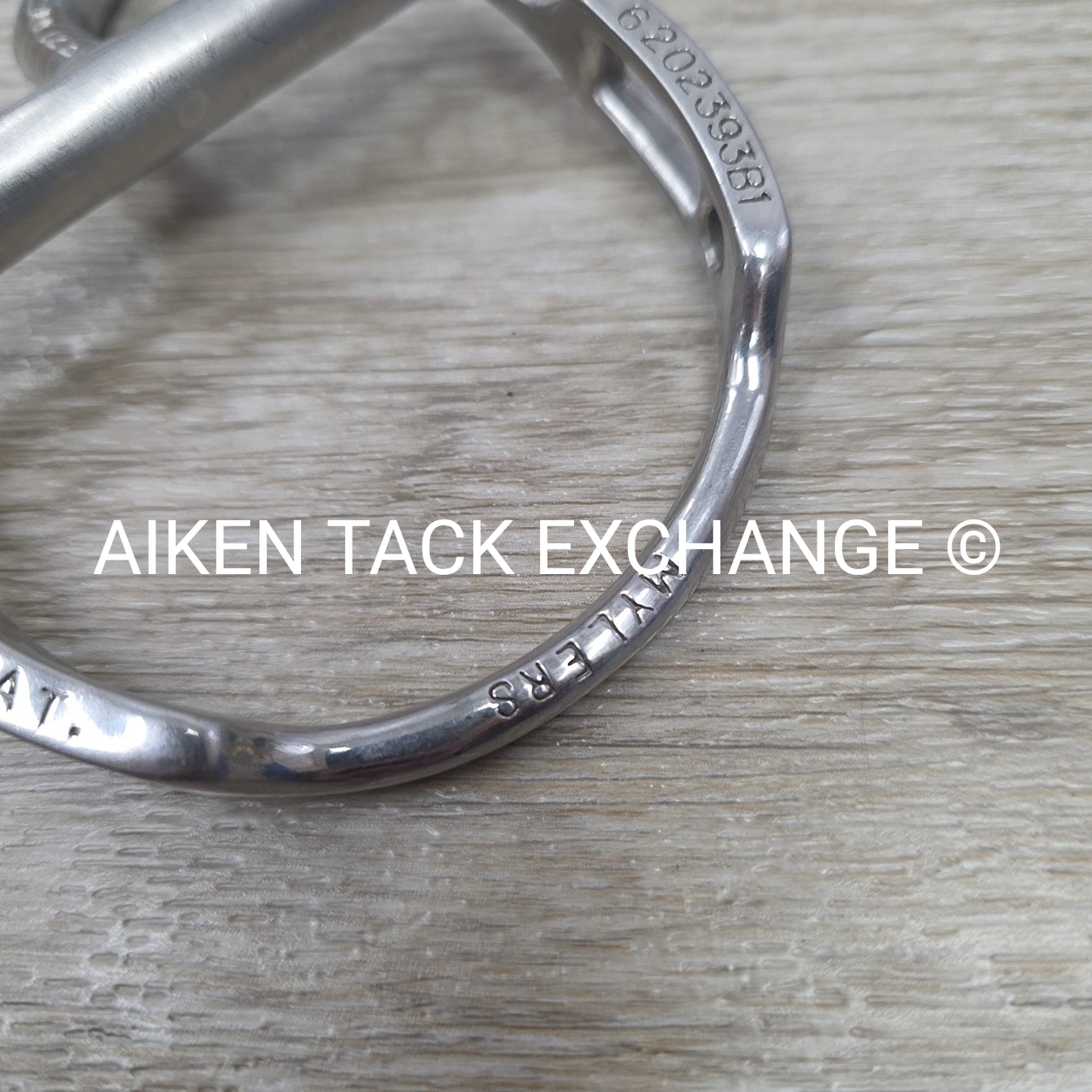 Myler English Dee with Hooks and Narrow Low Ported Barrel MB 43 LP 5"