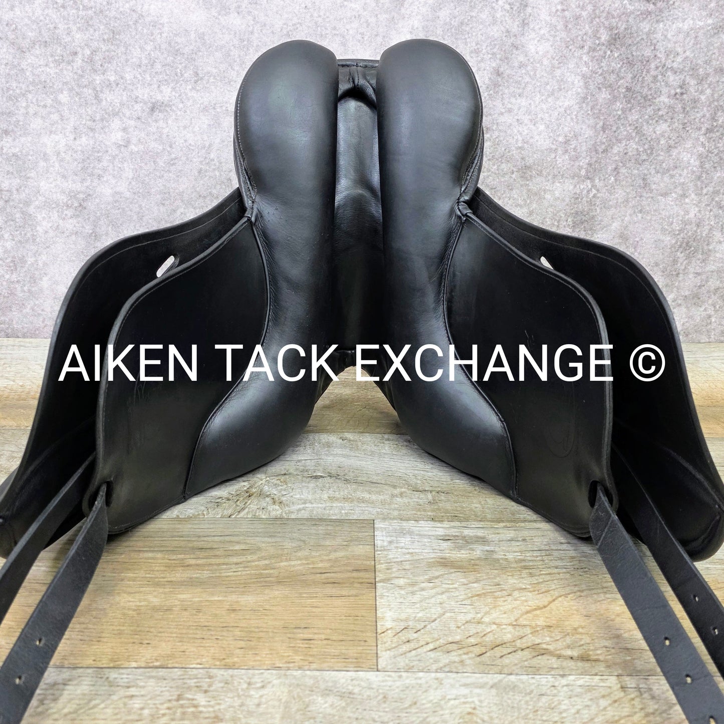 2000 Schleese JES Advanced Dressage Saddle, 17" Seat, M/MW Tree, Wool Flocked Panels