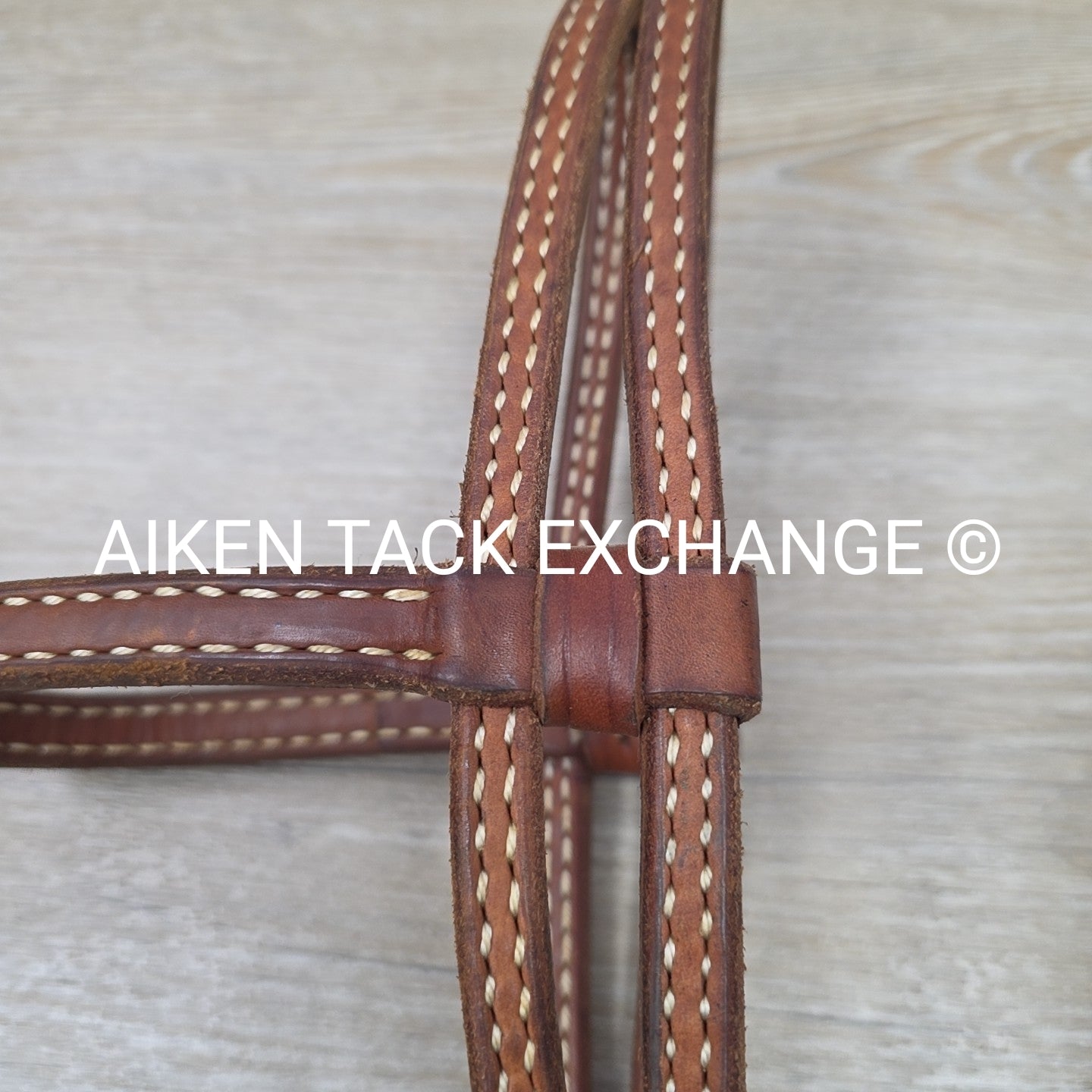 Kuda Saddlery Leather Bridle with Matching Bit Holder