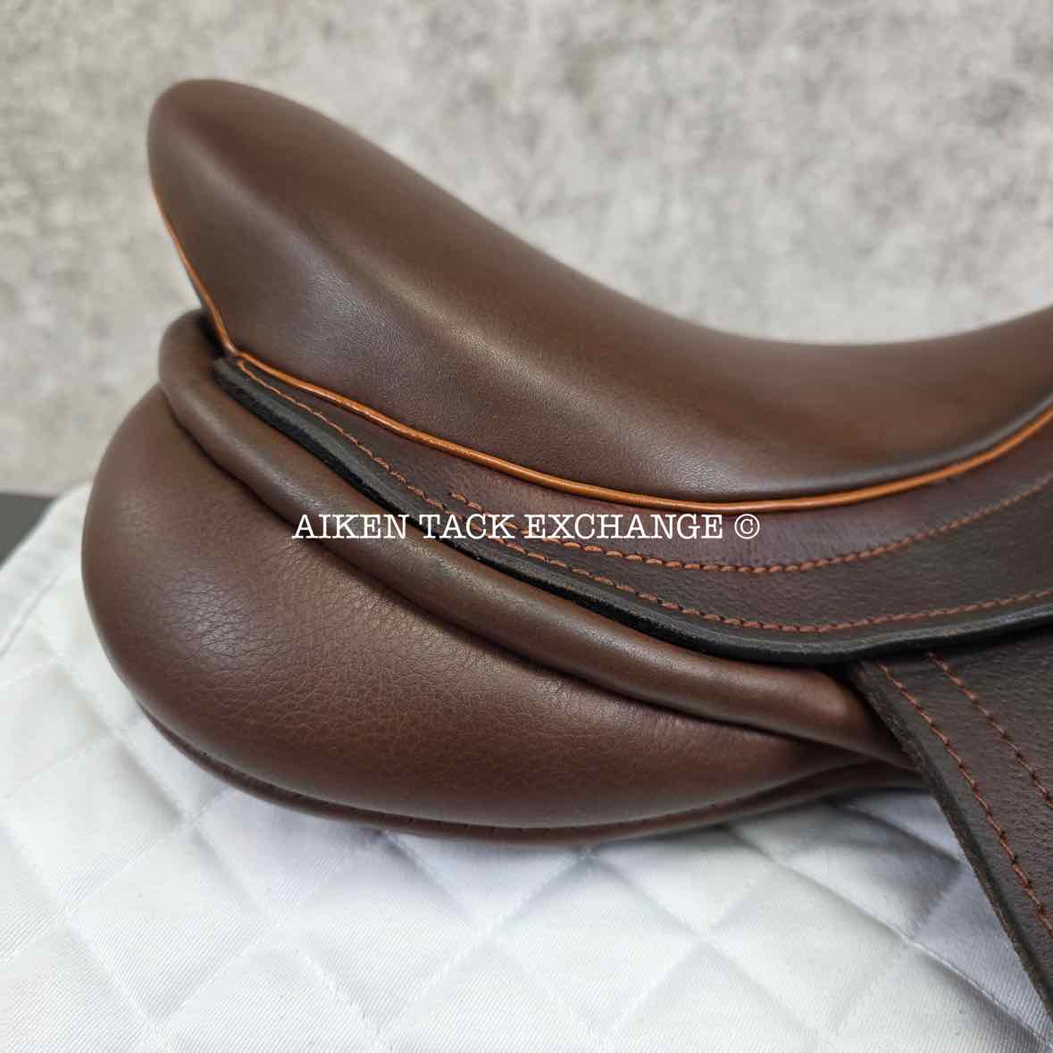 2015 Black Country Wexford Jump Saddle, 16.5" Seat, Medium Tree, Wool Flocked Panels