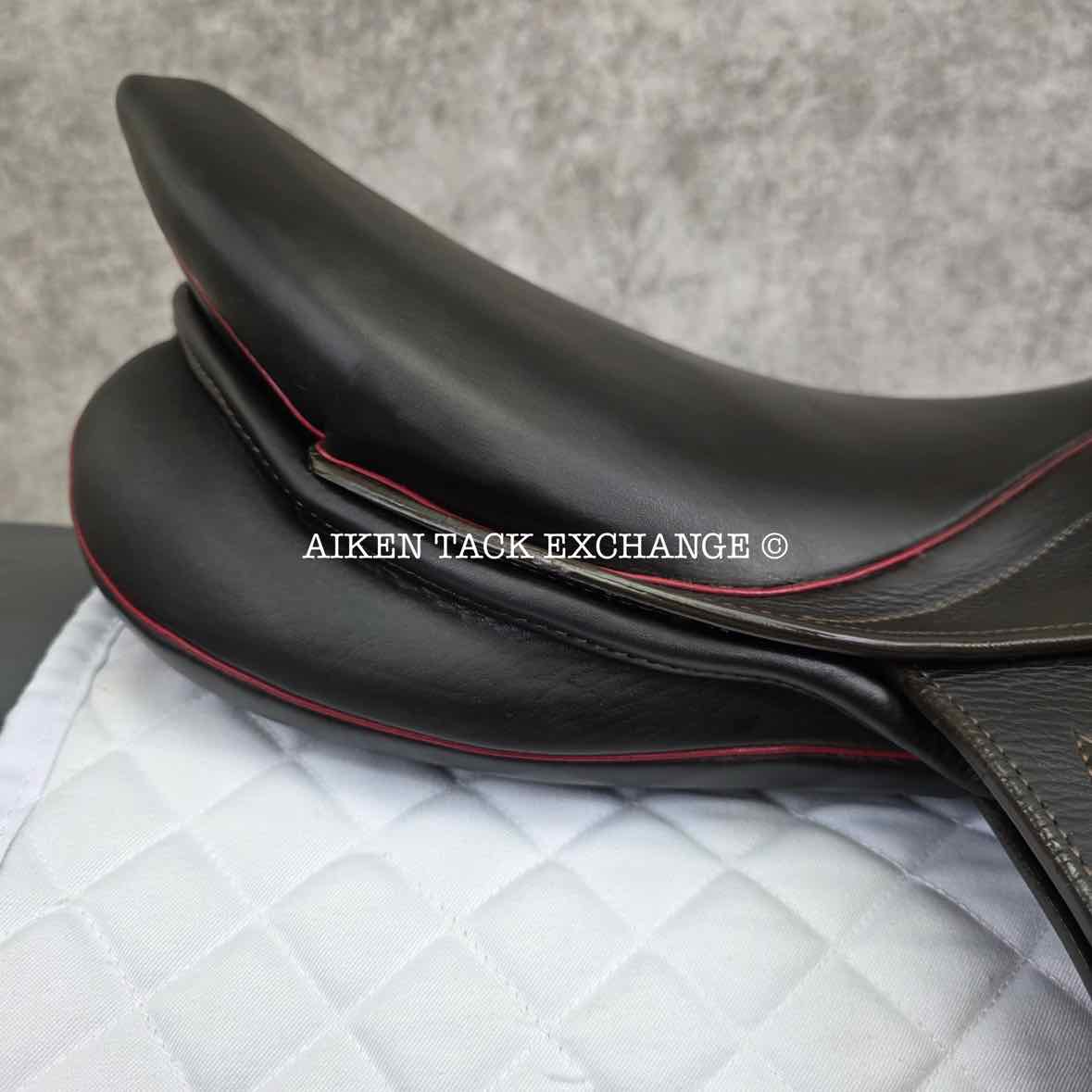 2021 Stubben Phoenix Elite Close Contact Jump Saddle, 18" Seat, 30cm Tree - MW, Wool Flocked Panels