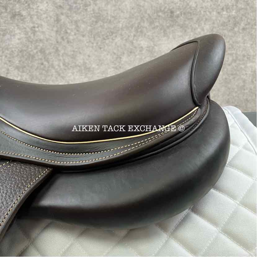 **SOLD** 2020 CWD SE32 2GS Mademoiselle Close Contact Jump Saddle, 17" Seat - S1, 2L Flap, Dynamick Flex Tree - Medium, Foam Panels, Full Buffalo Leather