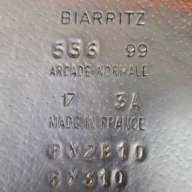 1999 Devoucoux Biarritz Close Contact Jump Saddle, 17" Seat, 3A Flap, Medium Tree, Foam Panels, Full Buffalo Leather