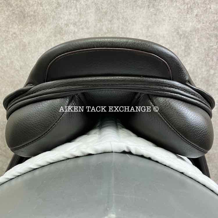 **SOLD** 2023 Kent & Masters S-Series MJJ Standard Wither Competition Jump Saddle, 17.5" Seat, Adjustable Tree - Changeable Gullet, Wool Flocked Panels
