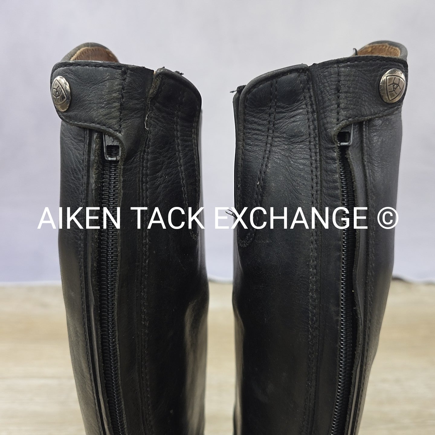 Ariat Field Boots, Size 7, Regular Calf, Height Medium