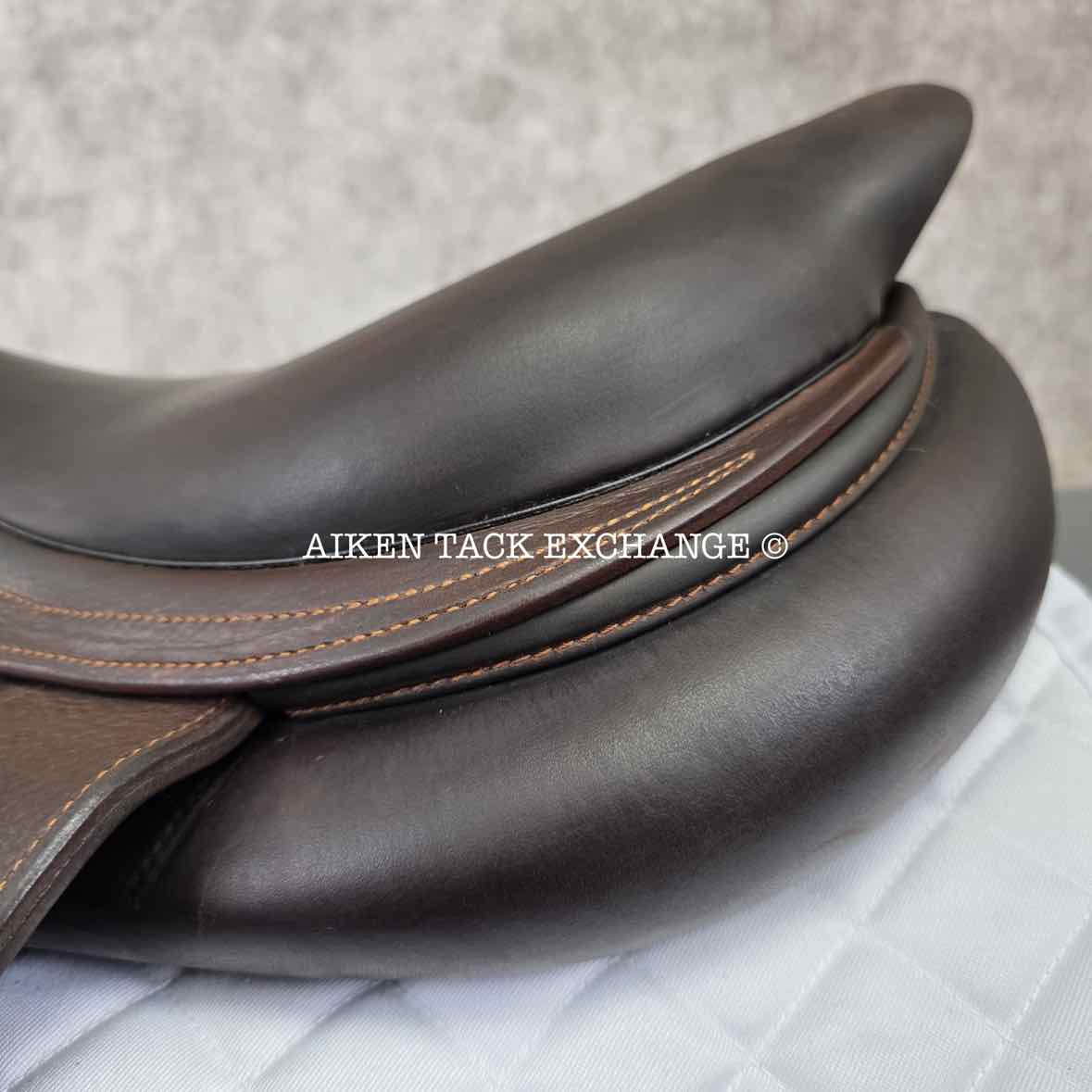 2016 CWD SE04 Monoflap Jump Saddle, 17.5" Seat, 2AA Flap, Medium Tree, Foam Panels