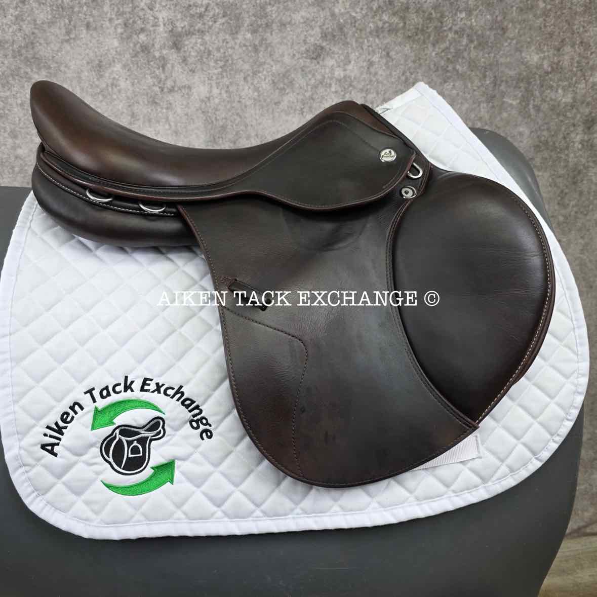 **SOLD** 2016 Prestige X-Perience Close Contact Jump Saddle, 17" Seat, 33 Tree - Medium, Wool Flocked Panels