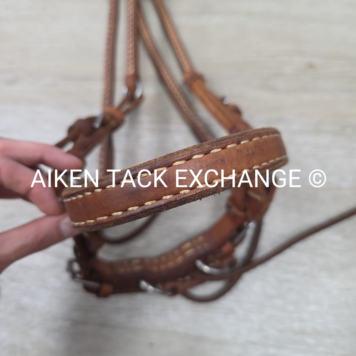 Kuda Saddlery Leather Bridle with Matching Bit Holder