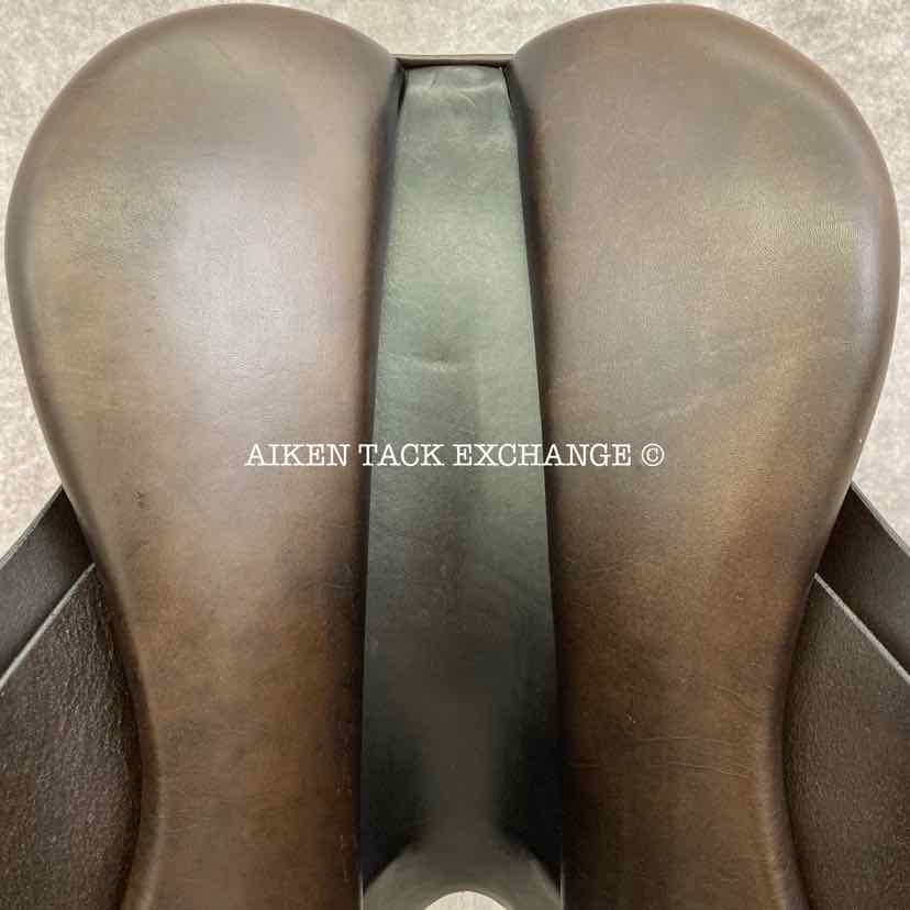 True Brit All Purpose Jump Saddle, 17" Seat, Medium Tree, Foam Panels