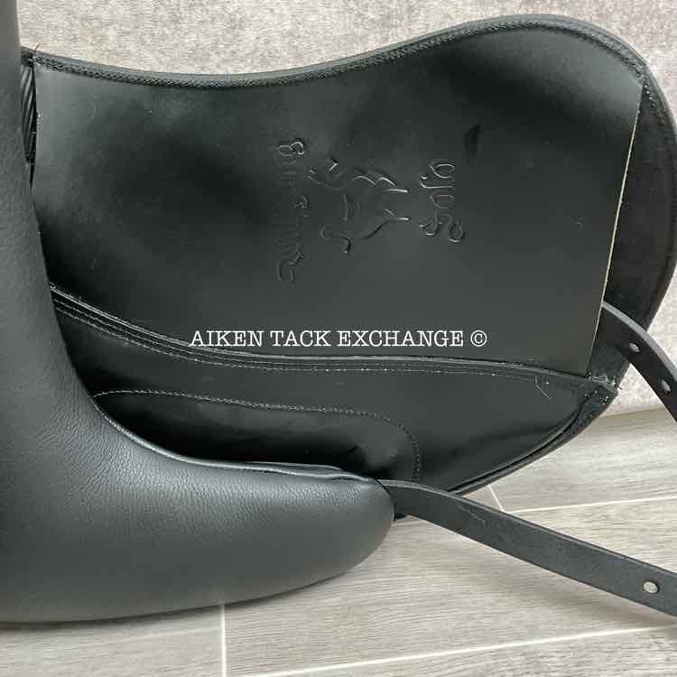 2023 Custom Saddlery Wolfgang Solo MKII Monoflap Dressage Saddle, 17.5" Seat, Adjustable Tree, Wool Flocked Panels