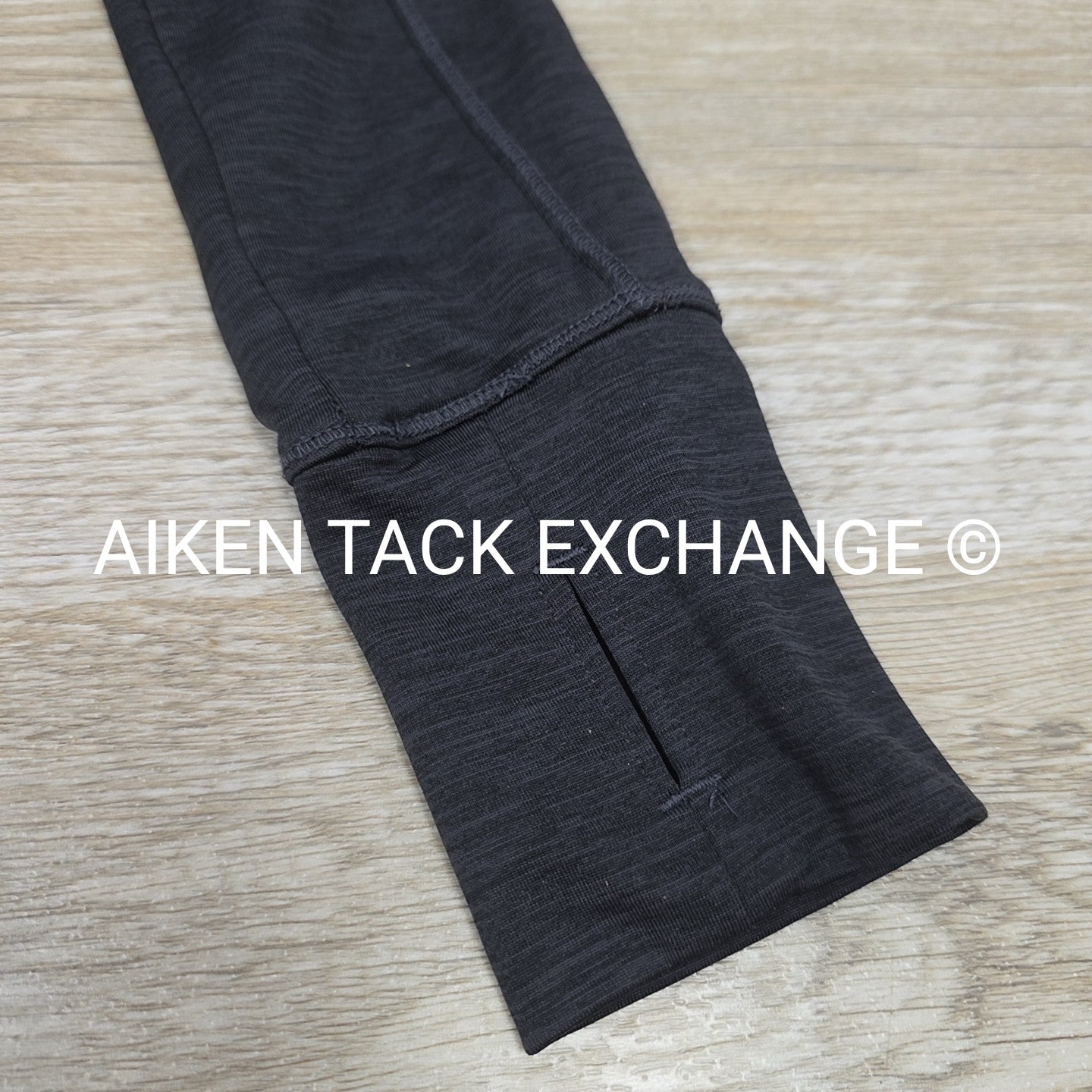 Layer 8 Long Sleeve Light Weight Pull Over, Size Medium