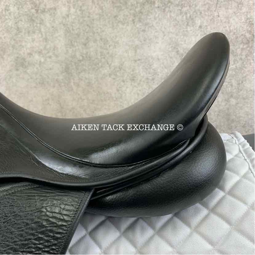 2006 County Perfection Dressage Saddle, 17.5" Seat, Medium Tree, Wool Flocked Panels