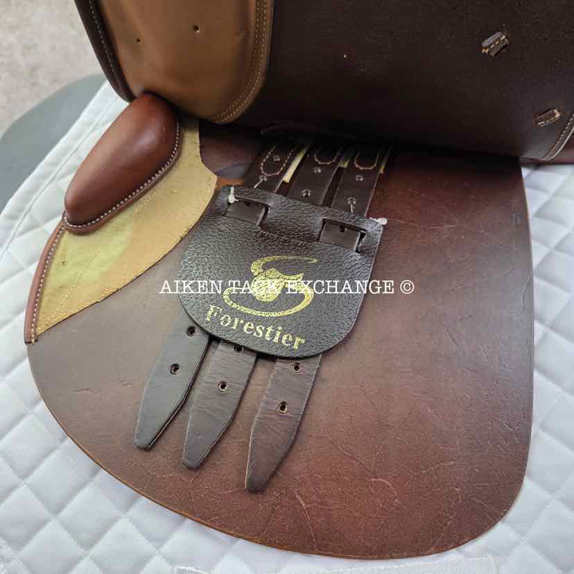 Forestier Close Contact Jump Saddle, 16.5" Seat, Medium/Medium Wide Tree, Foam Panels