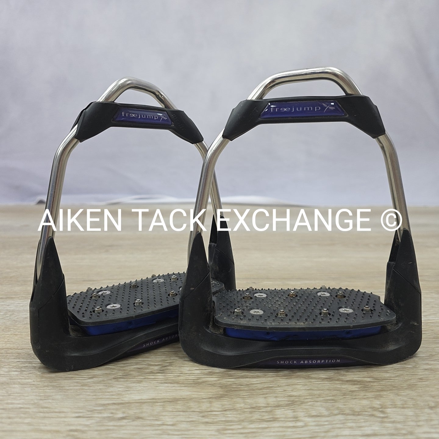 Freejump AirS Stirrups, Angled Eye, 4.5"