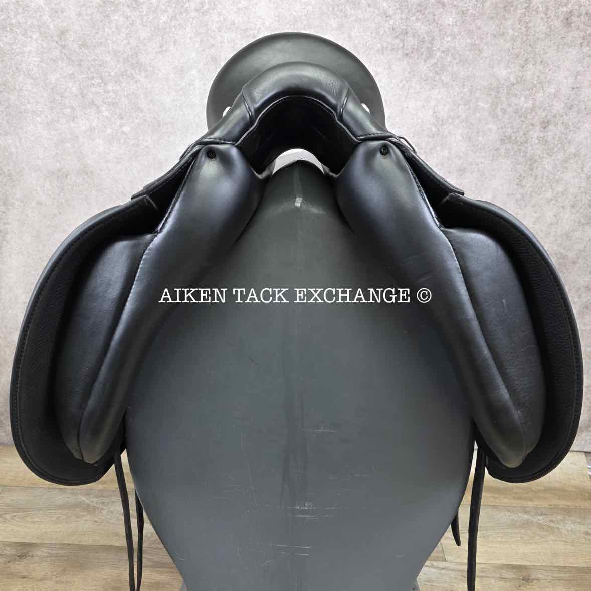 2018 Stubben Virginia Deluxe Dressage Saddle, 17.5" Seat, 29cm Tree - Medium, Wool Flocked Panels