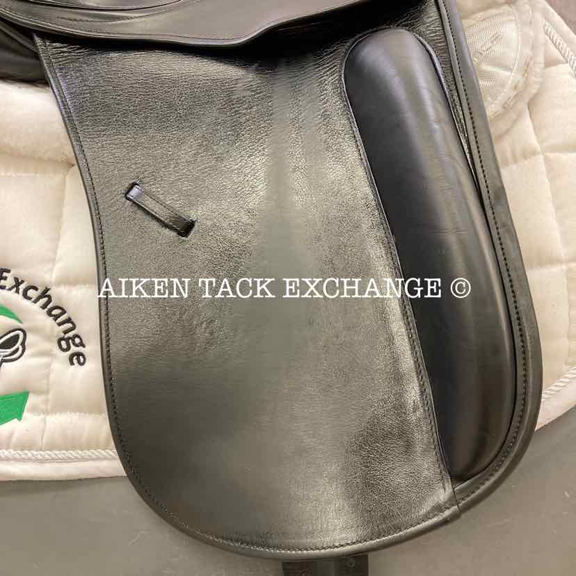 2016 County Perfection Dressage Saddle, 17" Seat, Medium Narrow Tree, Wool Flocked Skid Row Panels