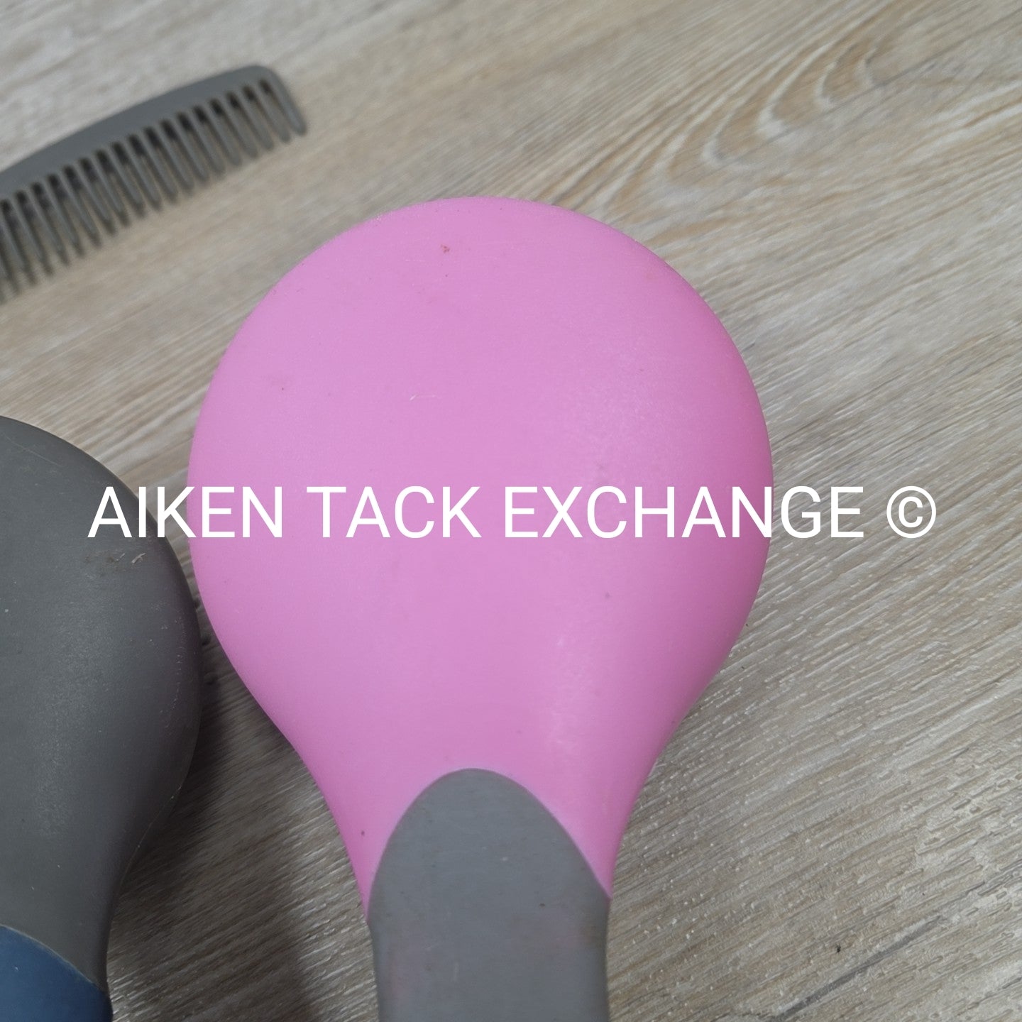 BARGAIN BUNDLE: 3 Oster Hair Brushes & 1 Oster Comb