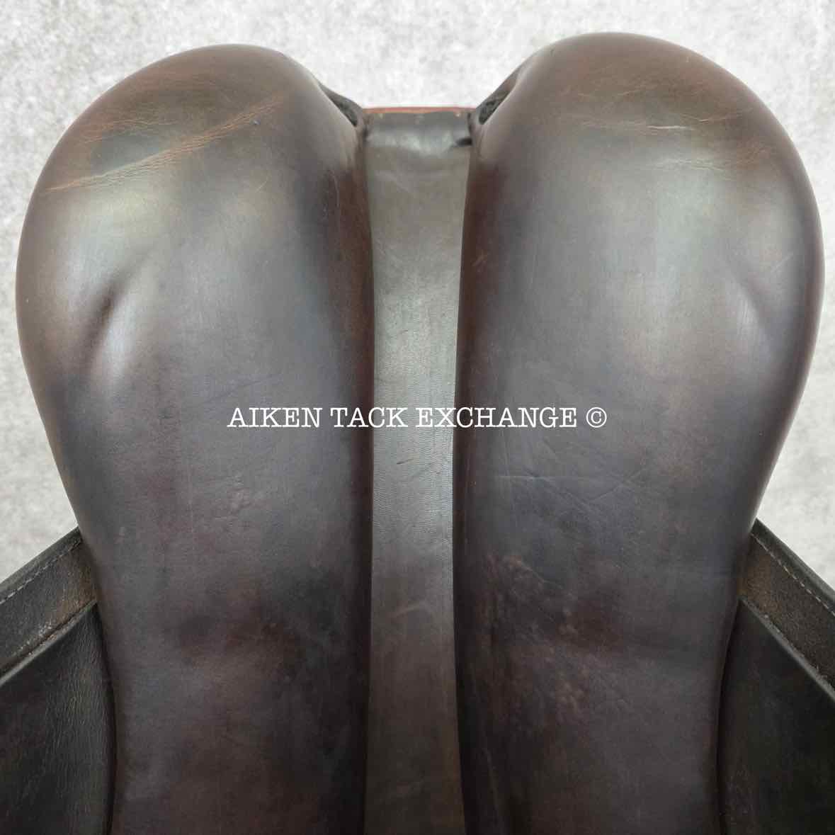Beval Jump Saddle, 17.5"/18" Seat, Forward Flap, Medium Tree, Foam Panels