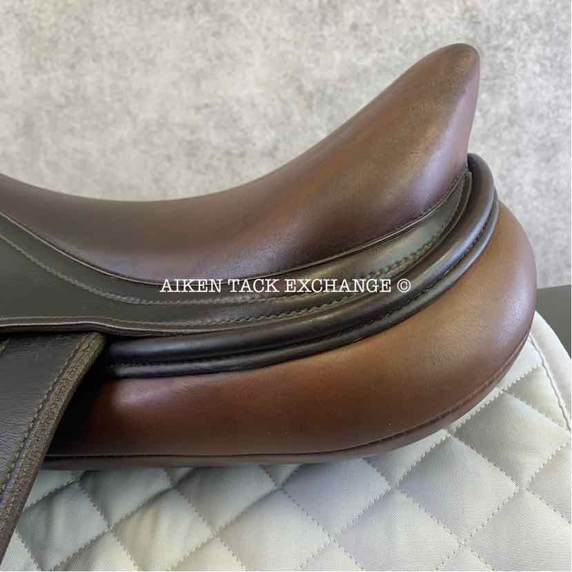 2014 Schleese Jete Close Contact Jump Saddle, 16.5" Seat, Adjustable AdapTree, Wool Flocked Panels