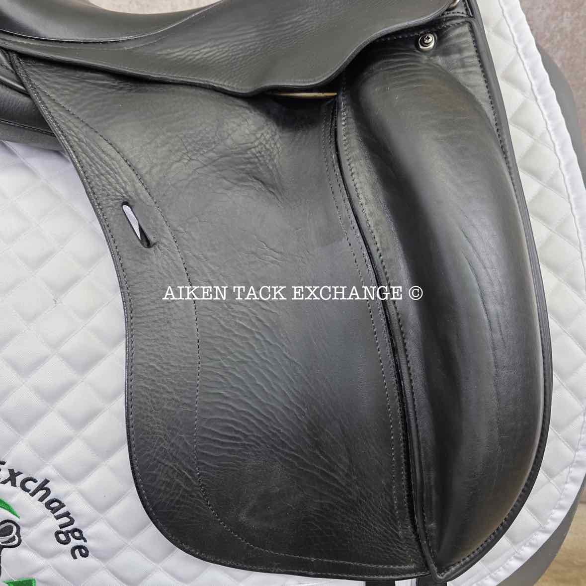 2005 Schleese Derby Dressage Saddle, 17.5" Seat, Adjustable AdapTree, Wool Flocked Panels