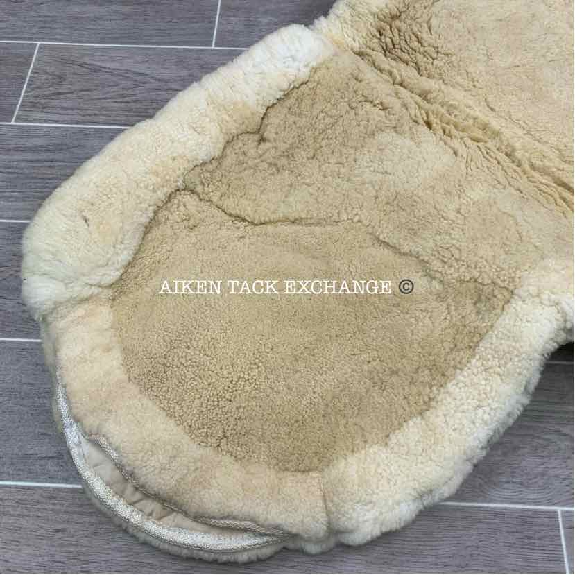 Fleeceworks Sheepskin Field Hunter Fox Hunter Pad with Front Roll & Full Trim
