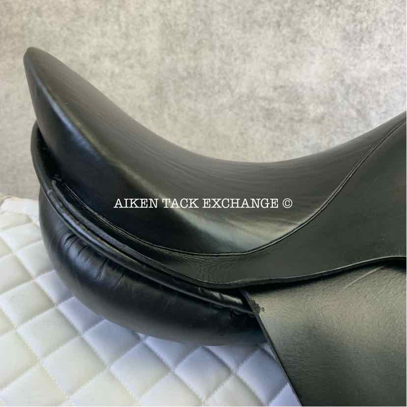 Monturas Lucas Talavera Dressage Saddle, 17.5" Seat, Medium Wide Flex Tree, Foam Panels