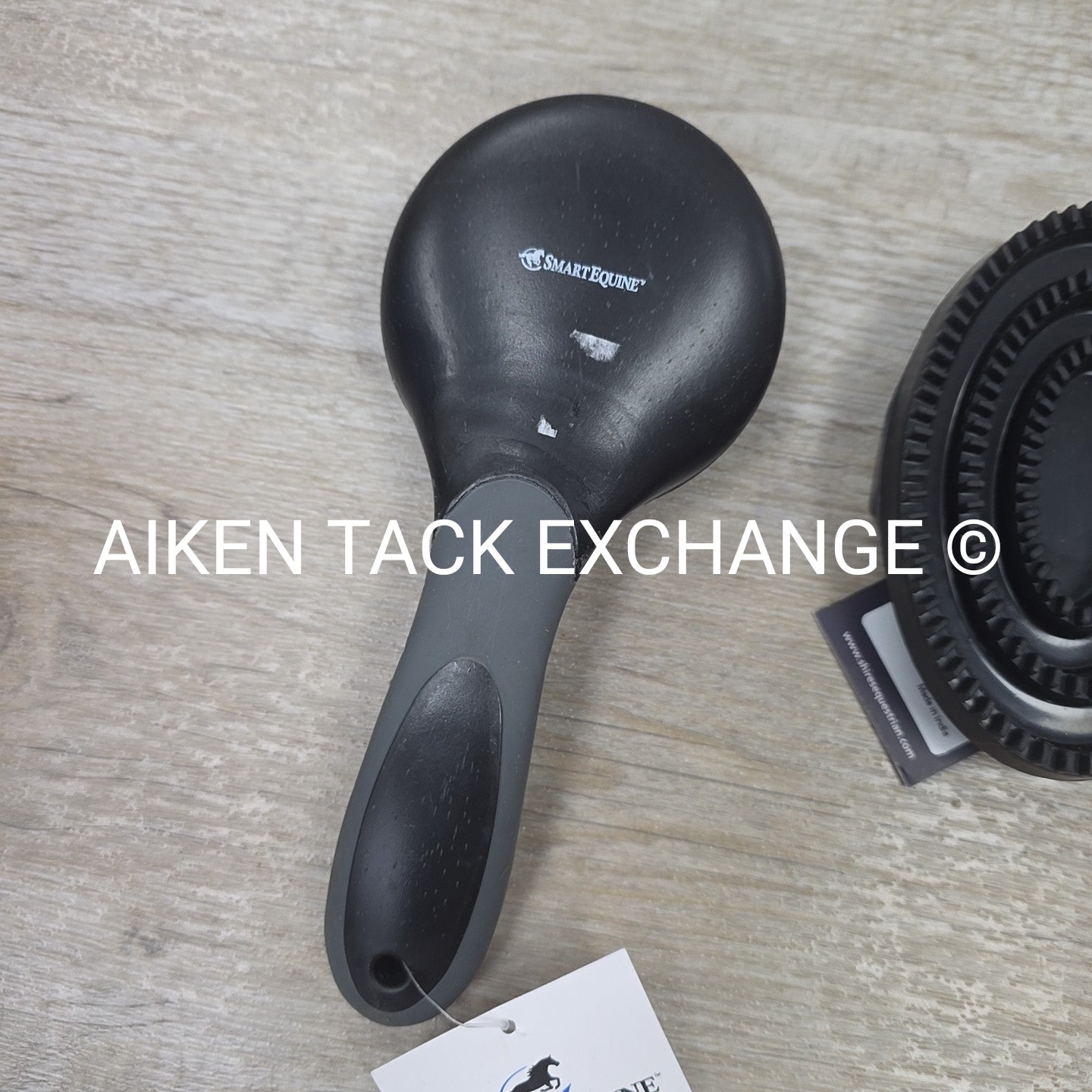Grooming Set: 1 Hoof Pick Brush w/ Grip, 1 Curry Comb, 1 Mane & Tail Brush