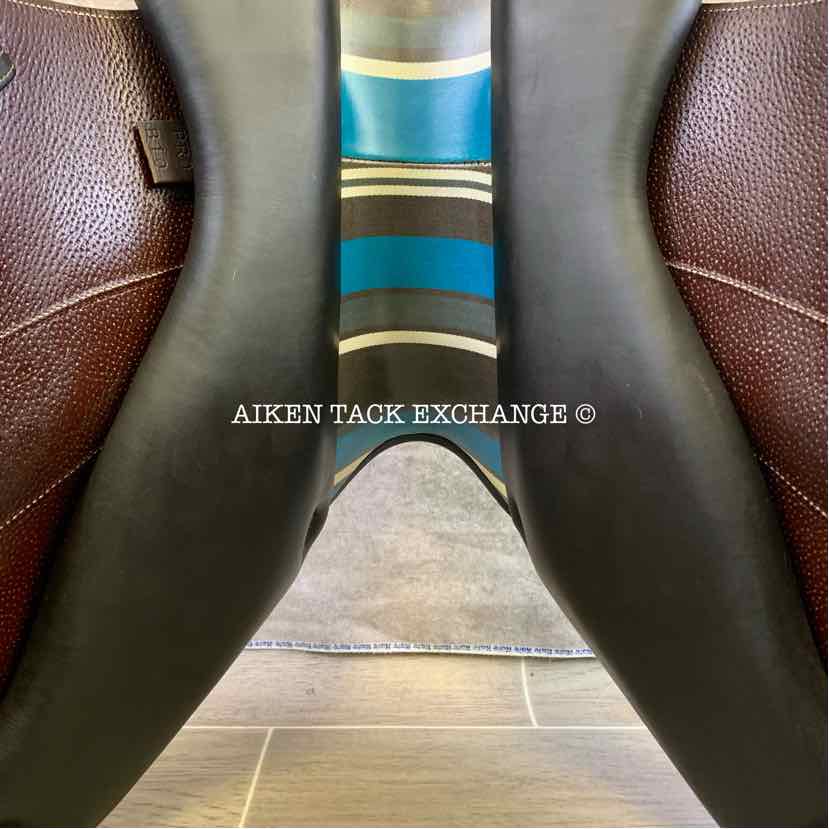 2021 Voltaire Lexington Monoflap Jump Saddle, 17" Seat, 3AAA Flap