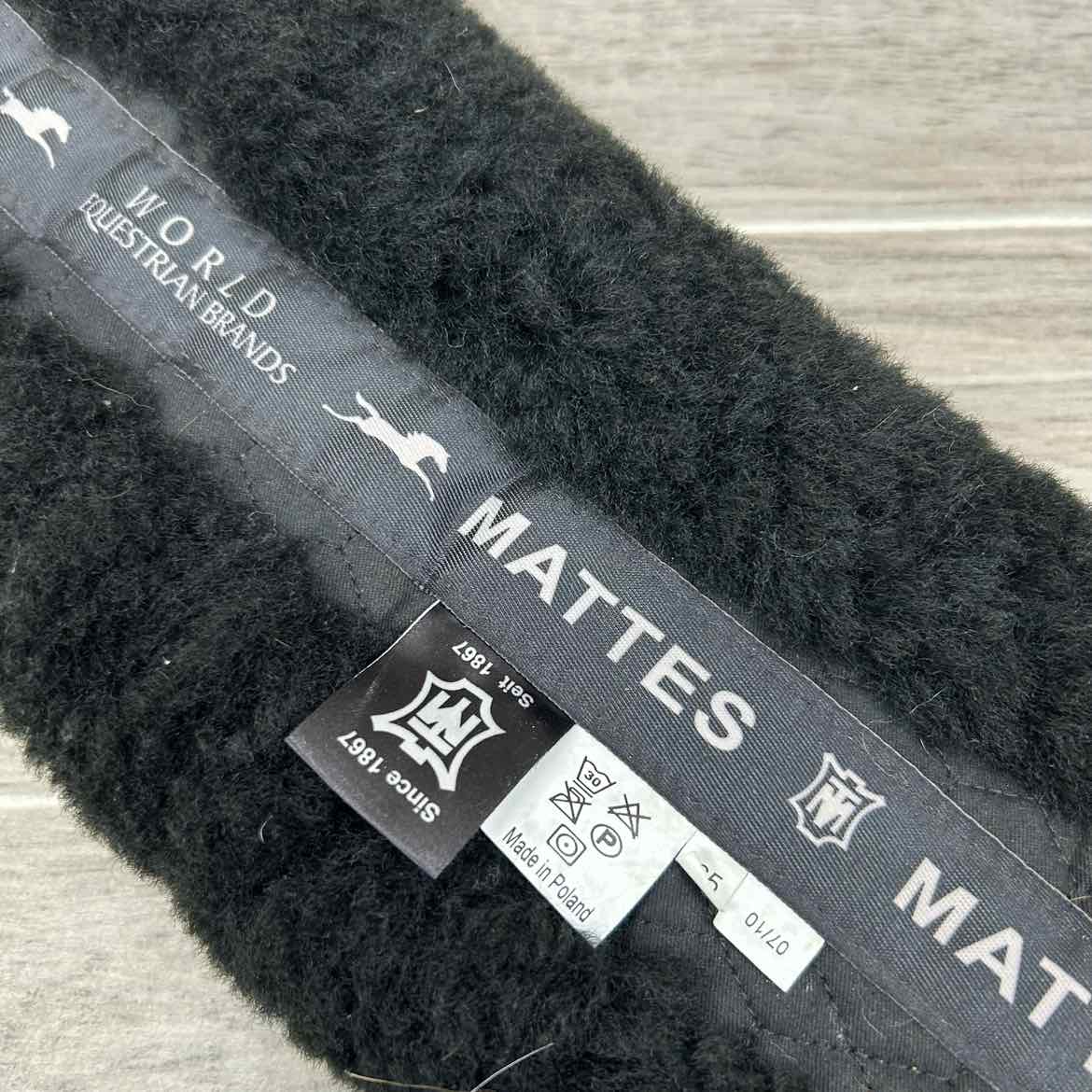 Mattes Sheepskin Girth, Black, 26"