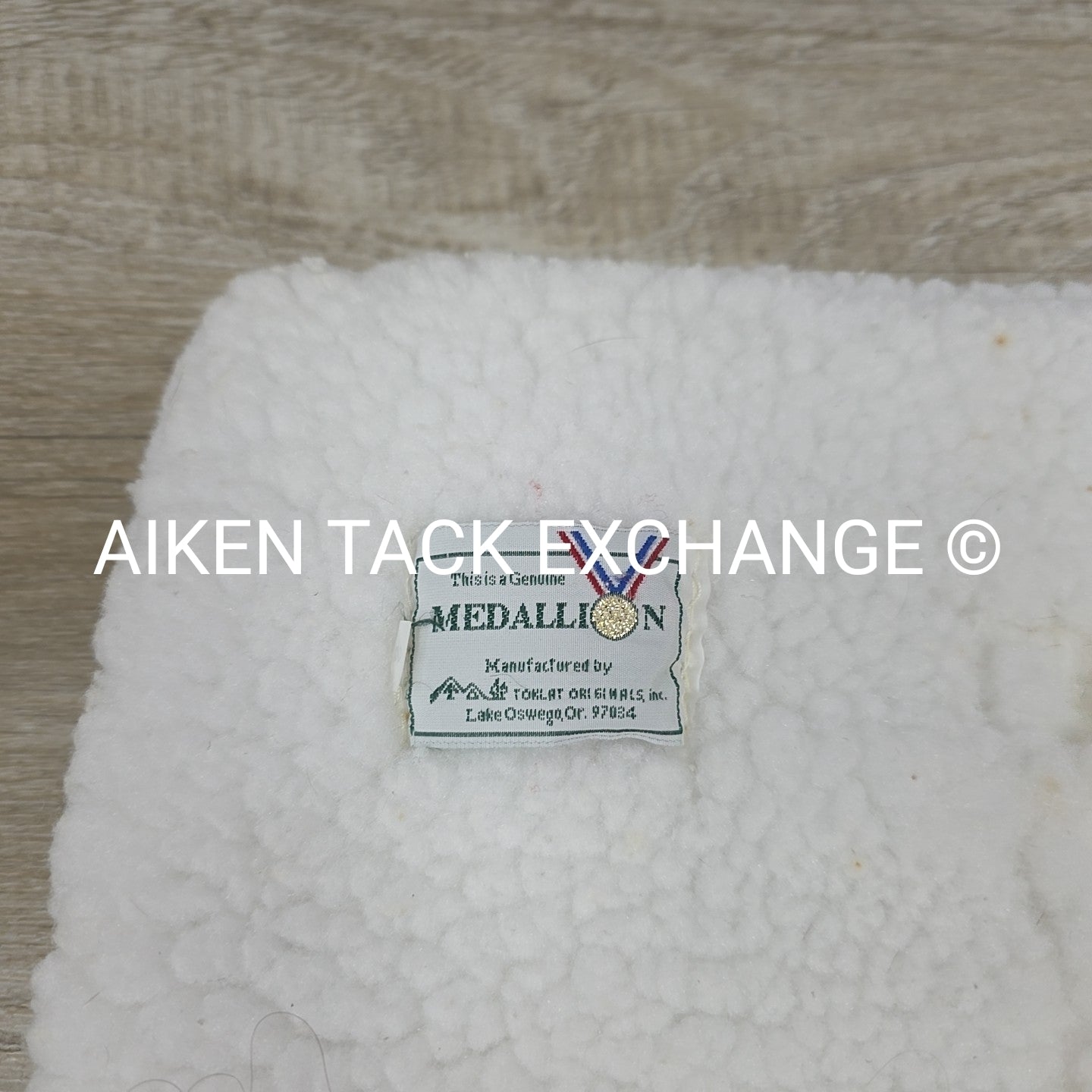 BARGAIN BUNDLE: EquiGel Half Pad with 6 Extra Covers & 1 Toklat Fleece Cover