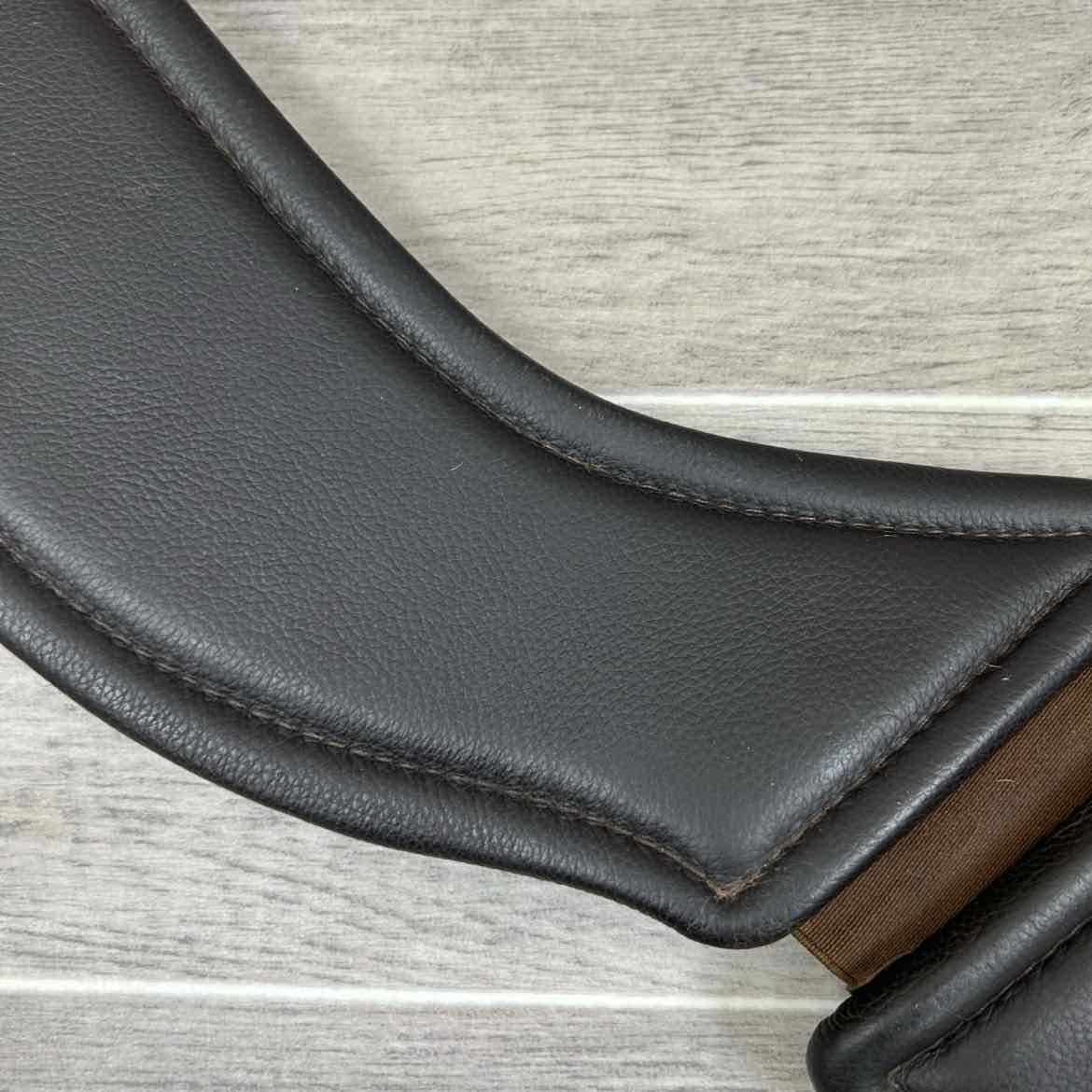 Total Saddle Fit StretchTec Shoulder Relief Dressage Girth with Leather Liner,
