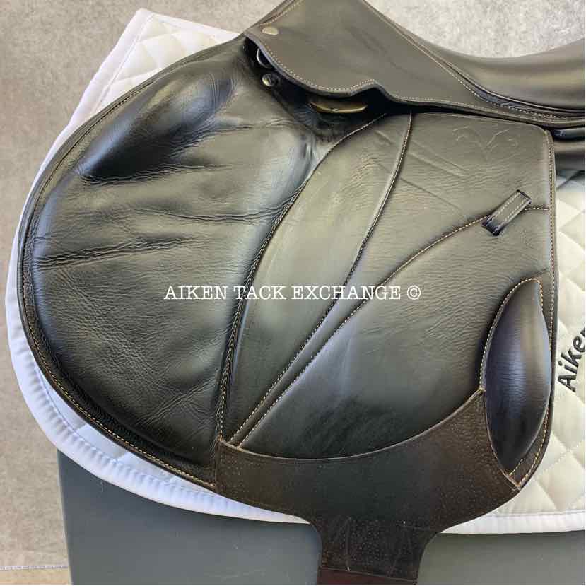 2021 Voltaire Lexington Monoflap Jump Saddle, 17" Seat, 3AAA Flap