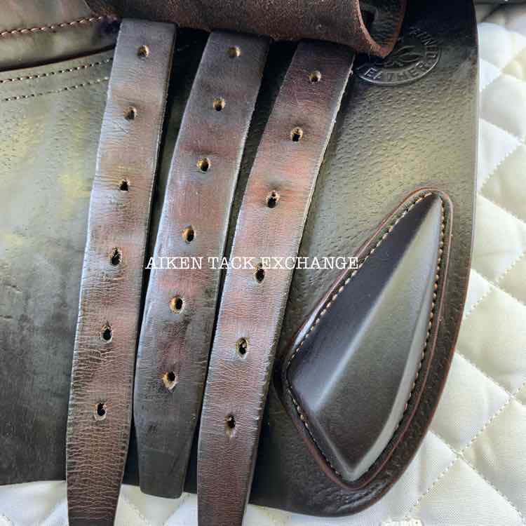 **SOLD** 2016 CWD SE01 Close Contact Jump Saddle, 17" Seat, 2L Flap, Medium Tree, Foam Panels
