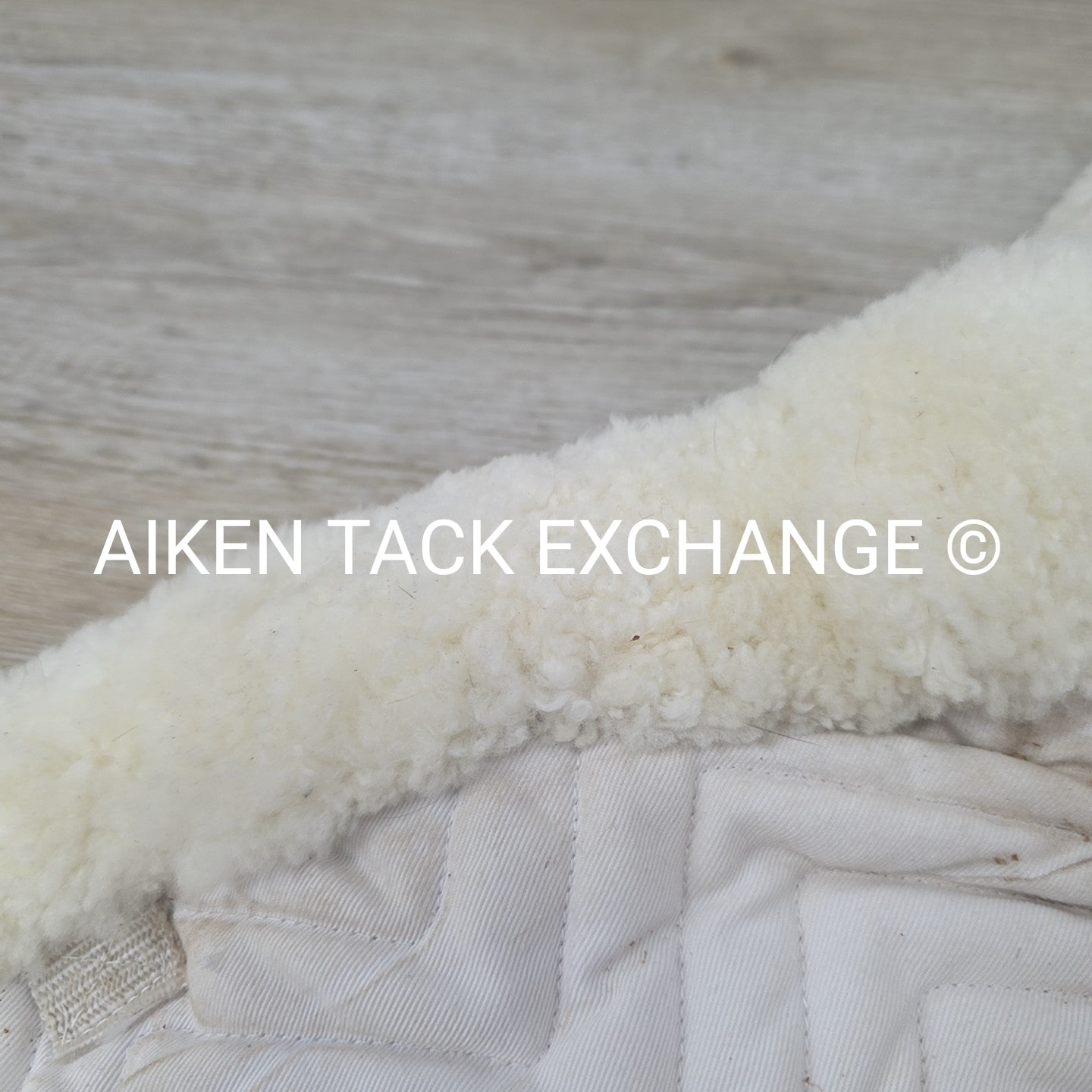 Fleeceworks Sheepskin Show Hunter Pad with Partial Trim, Size X-Large