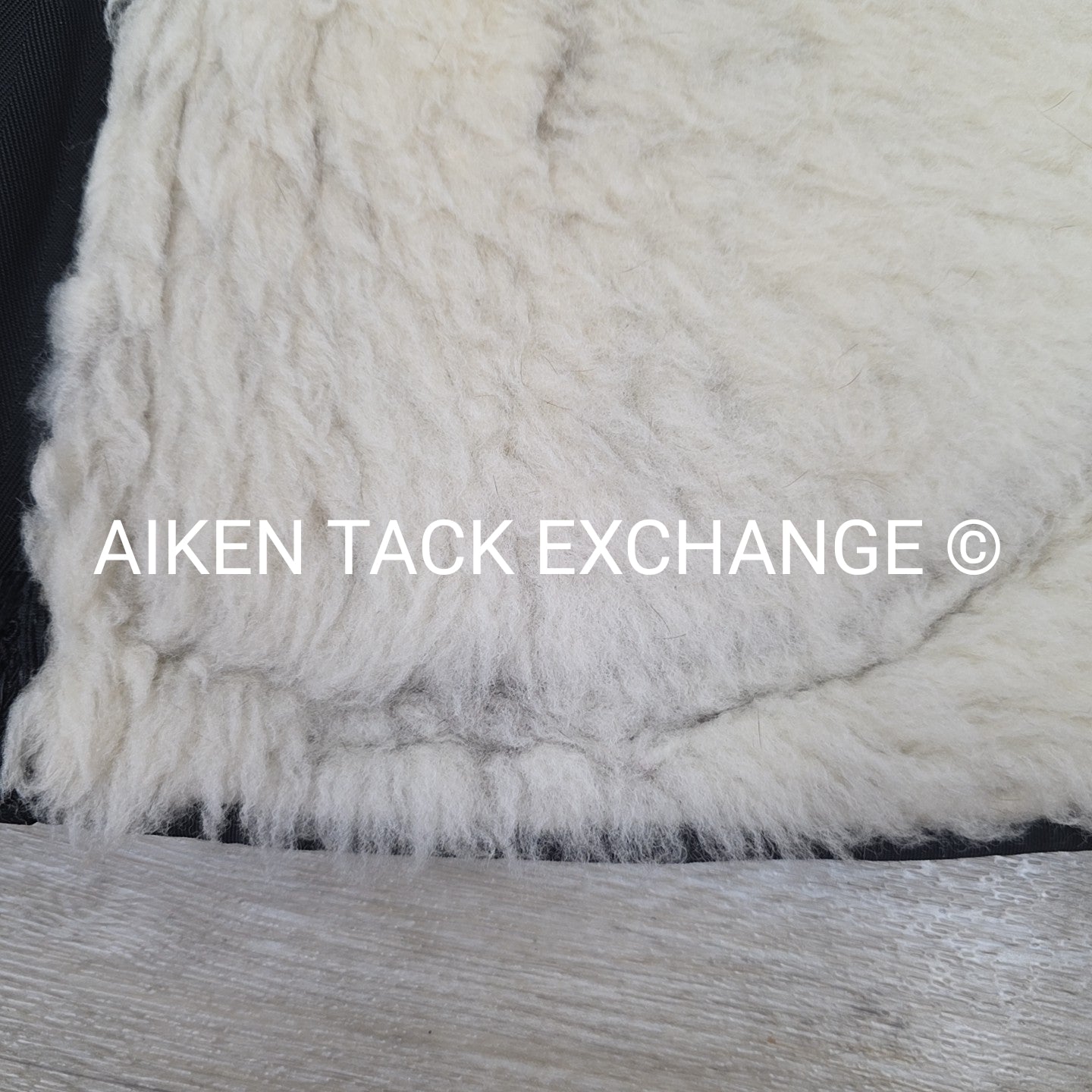 Shimmable Dressage Saddle Pad with Fleece Lining
